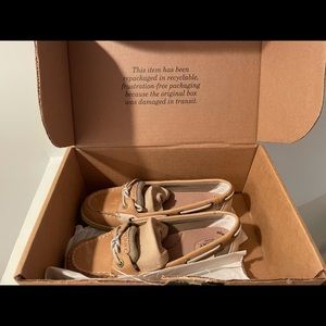 Women’s sperry topsiders